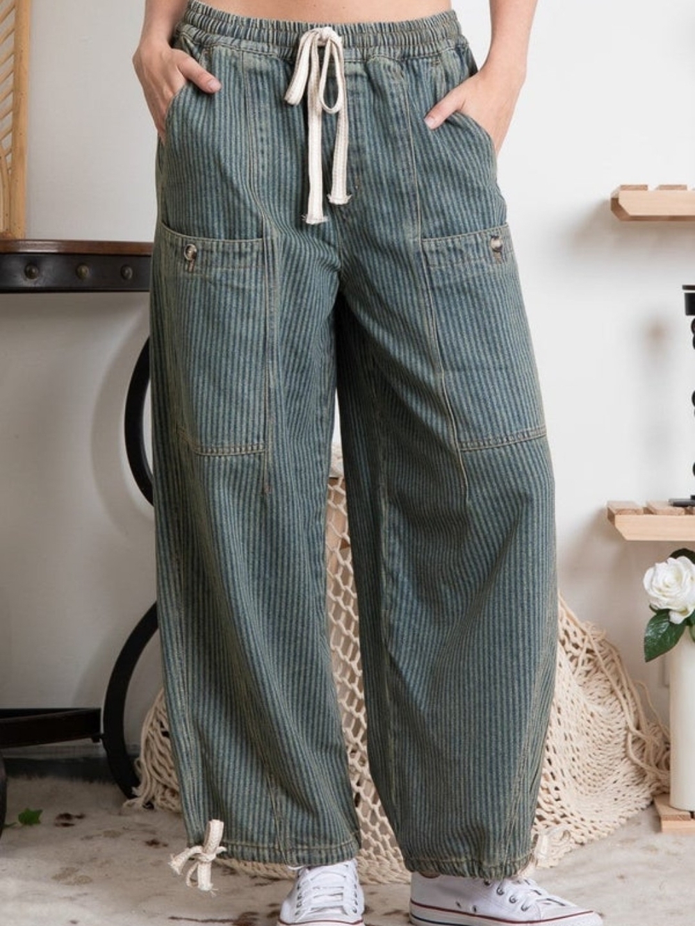 Relaxed Wide-Leg Drawstring Pants in Olive Stripe